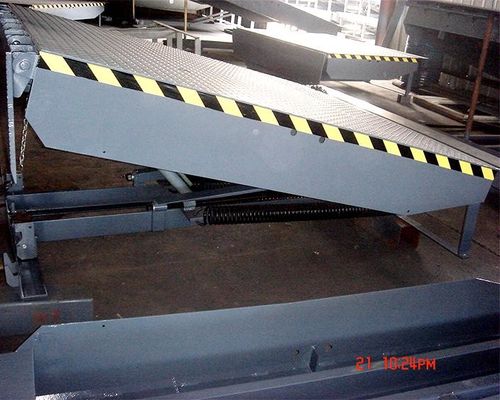 Không điện công nghiệp cơ khí Dock Plate Leveler cho tải hiệu quả