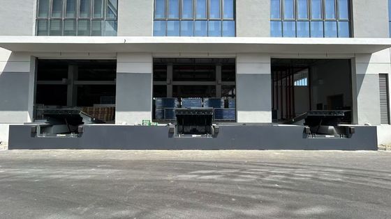 Cầu nâng thủy lực ống lồng cho kho công nghiệp