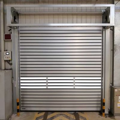 Cửa cuộn thép galvanized màu xám tự động với gói gỗ dán tiêu chuẩn